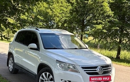 Volkswagen Tiguan I, 2010 год, 1 100 000 рублей, 2 фотография