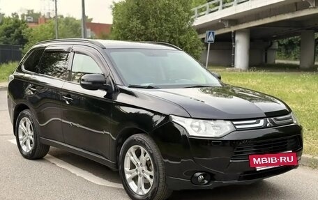 Mitsubishi Outlander III рестайлинг 3, 2012 год, 950 000 рублей, 2 фотография