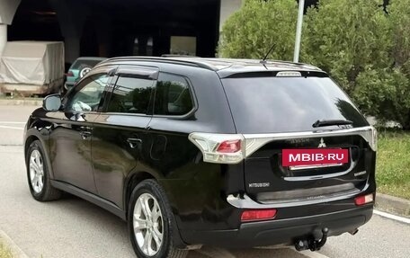 Mitsubishi Outlander III рестайлинг 3, 2012 год, 950 000 рублей, 4 фотография
