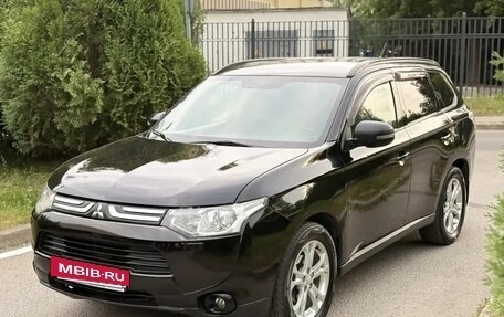 Mitsubishi Outlander III рестайлинг 3, 2012 год, 950 000 рублей, 3 фотография