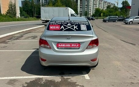 Hyundai Solaris II рестайлинг, 2012 год, 700 000 рублей, 5 фотография
