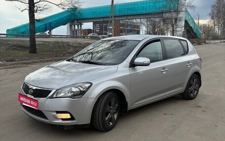 KIA cee'd I рестайлинг, 2011 год, 670 000 рублей, 2 фотография