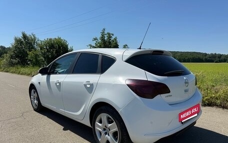 Opel Astra J, 2012 год, 650 000 рублей, 2 фотография