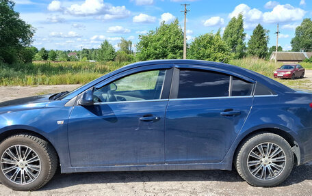 Chevrolet Cruze II, 2011 год, 750 000 рублей, 3 фотография
