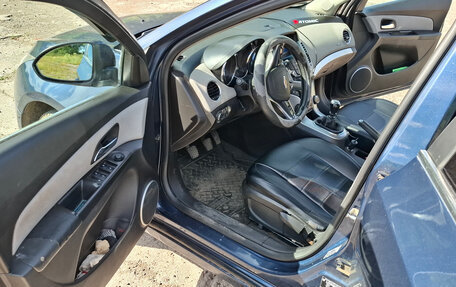 Chevrolet Cruze II, 2011 год, 750 000 рублей, 10 фотография