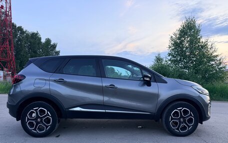 Renault Kaptur I рестайлинг, 2022 год, 2 100 000 рублей, 2 фотография