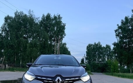 Renault Kaptur I рестайлинг, 2022 год, 2 100 000 рублей, 3 фотография