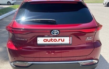 Toyota Venza, 2021 год, 3 850 000 рублей, 5 фотография