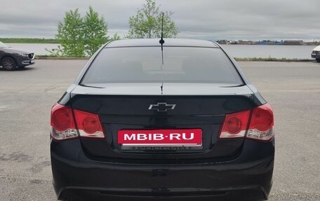 Chevrolet Cruze II, 2014 год, 800 000 рублей, 4 фотография