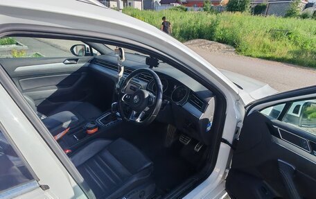 Volkswagen Passat B8 рестайлинг, 2015 год, 1 460 000 рублей, 10 фотография