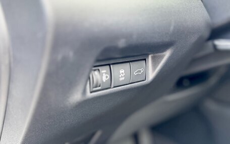 Toyota RAV4, 2025 год, 3 950 000 рублей, 20 фотография