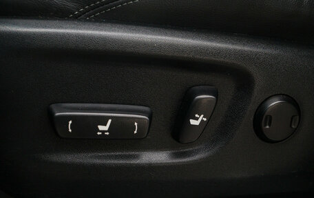 Toyota Land Cruiser Prado 150 рестайлинг 2, 2013 год, 3 150 000 рублей, 15 фотография