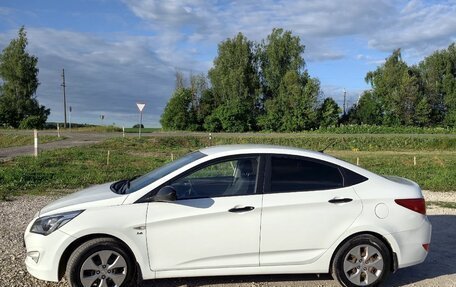 Hyundai Solaris II рестайлинг, 2015 год, 800 000 рублей, 2 фотография