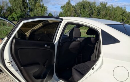 Hyundai Solaris II рестайлинг, 2015 год, 800 000 рублей, 7 фотография