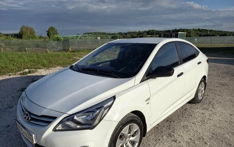 Hyundai Solaris II рестайлинг, 2015 год, 800 000 рублей, 9 фотография