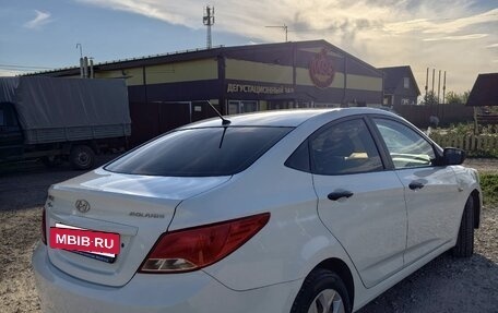 Hyundai Solaris II рестайлинг, 2015 год, 800 000 рублей, 5 фотография