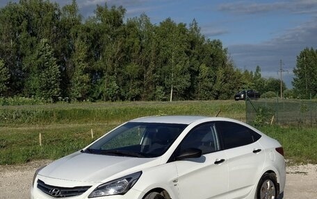 Hyundai Solaris II рестайлинг, 2015 год, 800 000 рублей, 4 фотография