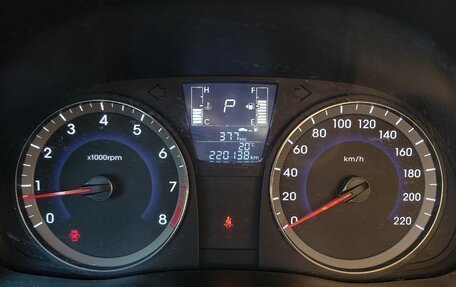 Hyundai Solaris II рестайлинг, 2015 год, 800 000 рублей, 20 фотография