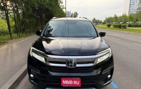 Honda Pilot III рестайлинг, 2019 год, 4 980 000 рублей, 3 фотография