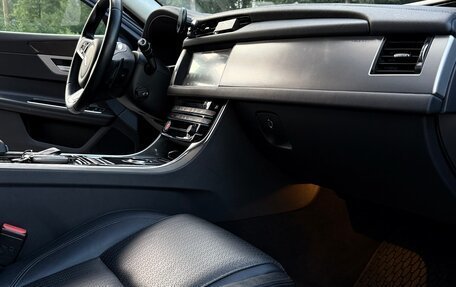 Jaguar XF II, 2020 год, 2 800 000 рублей, 22 фотография