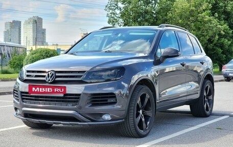 Volkswagen Touareg III, 2011 год, 1 990 000 рублей, 4 фотография