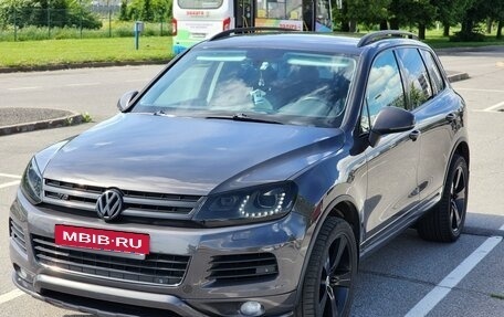 Volkswagen Touareg III, 2011 год, 1 990 000 рублей, 5 фотография