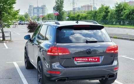 Volkswagen Touareg III, 2011 год, 1 990 000 рублей, 8 фотография