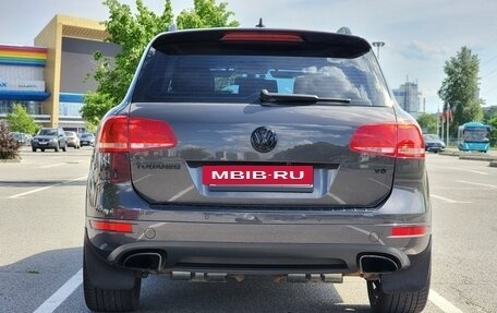 Volkswagen Touareg III, 2011 год, 1 990 000 рублей, 11 фотография