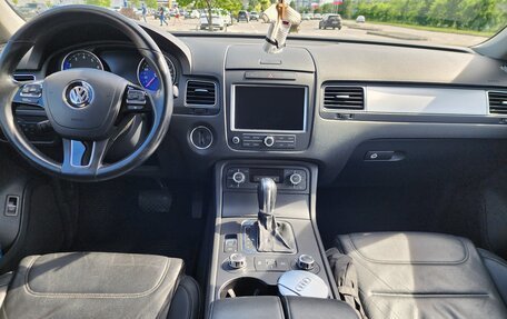 Volkswagen Touareg III, 2011 год, 1 990 000 рублей, 16 фотография