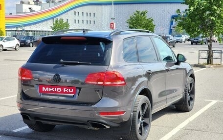 Volkswagen Touareg III, 2011 год, 1 990 000 рублей, 13 фотография