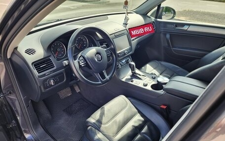 Volkswagen Touareg III, 2011 год, 1 990 000 рублей, 17 фотография