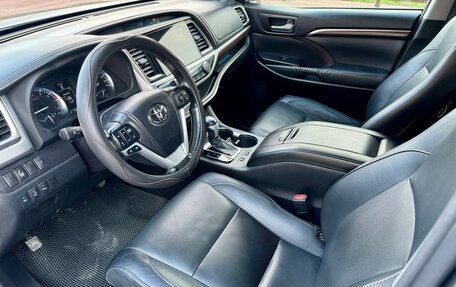 Toyota Highlander III, 2014 год, 2 850 000 рублей, 23 фотография