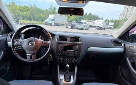 Volkswagen Jetta VI, 2013 год, 1 070 000 рублей, 6 фотография