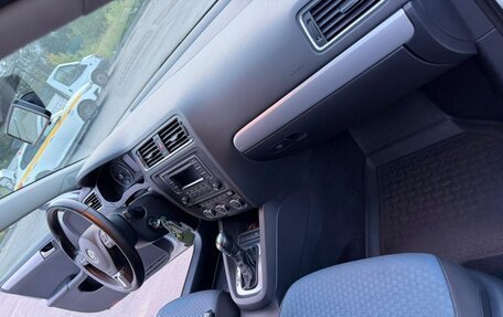 Volkswagen Jetta VI, 2013 год, 1 070 000 рублей, 16 фотография