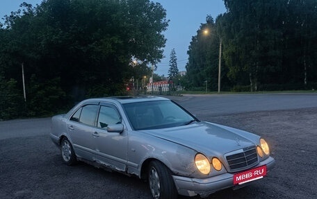 Mercedes-Benz E-Класс, 1998 год, 151 000 рублей, 3 фотография