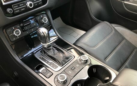Volkswagen Touareg III, 2011 год, 2 015 000 рублей, 18 фотография