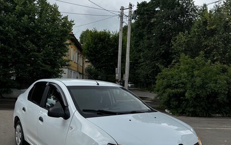 Renault Logan II, 2015 год, 445 000 рублей, 2 фотография