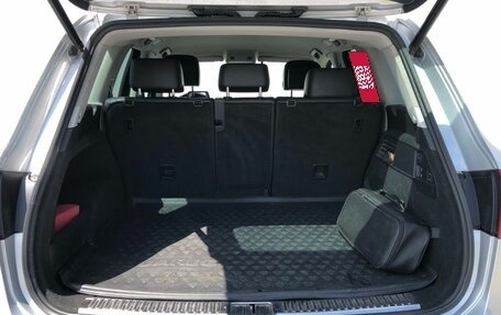 Volkswagen Touareg III, 2011 год, 2 015 000 рублей, 24 фотография
