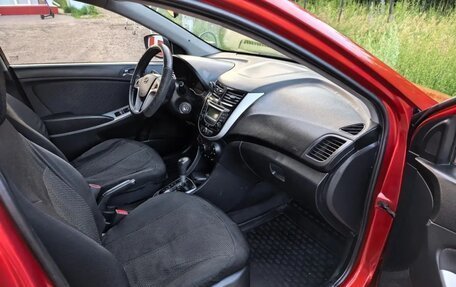 Hyundai Solaris II рестайлинг, 2011 год, 650 000 рублей, 6 фотография