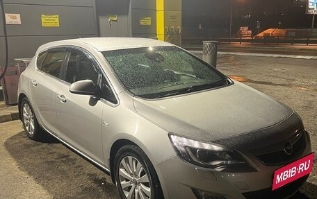 Opel Astra J, 2010 год, 740 000 рублей, 3 фотография