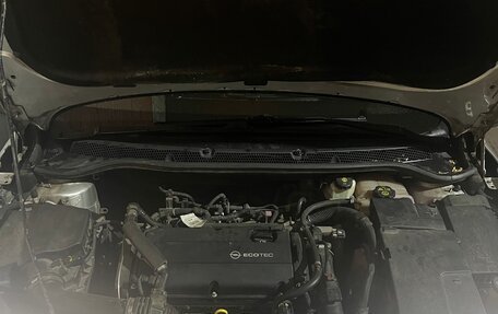 Opel Astra J, 2010 год, 740 000 рублей, 14 фотография