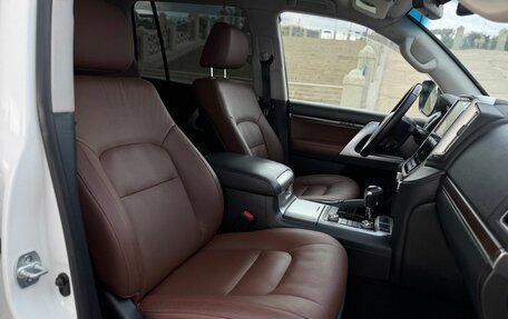 Toyota Land Cruiser 200, 2017 год, 6 700 000 рублей, 4 фотография