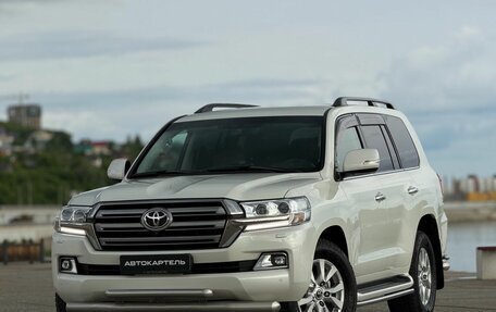 Toyota Land Cruiser 200, 2017 год, 6 700 000 рублей, 7 фотография
