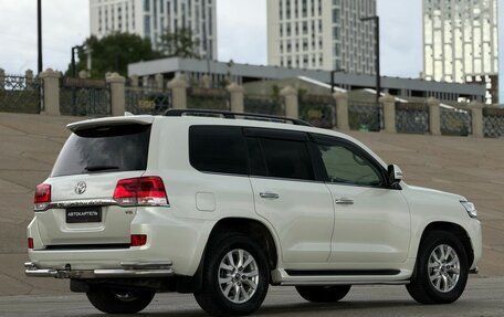 Toyota Land Cruiser 200, 2017 год, 6 700 000 рублей, 2 фотография