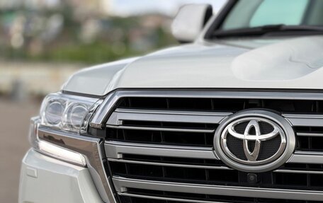 Toyota Land Cruiser 200, 2017 год, 6 700 000 рублей, 10 фотография