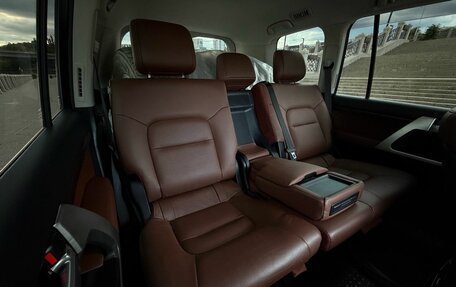 Toyota Land Cruiser 200, 2017 год, 6 700 000 рублей, 25 фотография