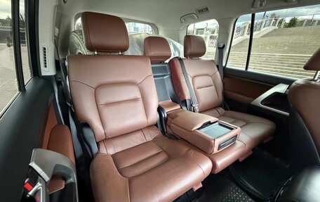 Toyota Land Cruiser 200, 2017 год, 6 700 000 рублей, 28 фотография