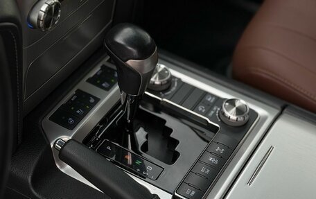 Toyota Land Cruiser 200, 2017 год, 6 700 000 рублей, 27 фотография