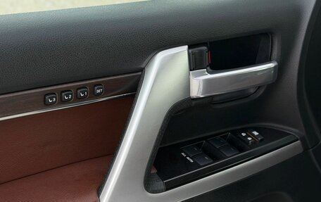 Toyota Land Cruiser 200, 2017 год, 6 700 000 рублей, 26 фотография