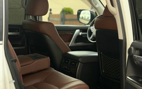 Toyota Land Cruiser 200, 2017 год, 6 700 000 рублей, 37 фотография